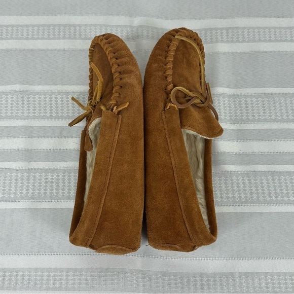 Minnetonka size 8 Rust Brown Suede Faux Sherpa Lined Moccasins - Picture 7 of 9